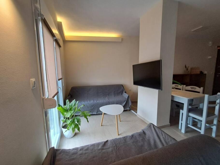 Parkview Central Apartment - Xanthi Esterno foto